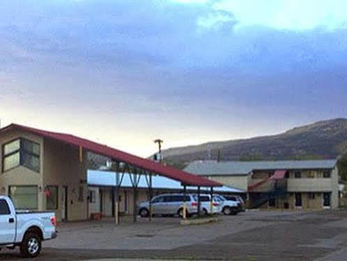 Travel Motel Raton Exteriör bild